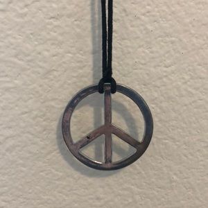 Peace sign necklace 🌻🌼
